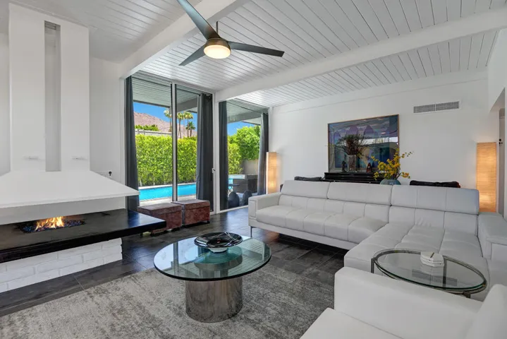 LIVING ROOM REVERSE TIGHT.jpg mls