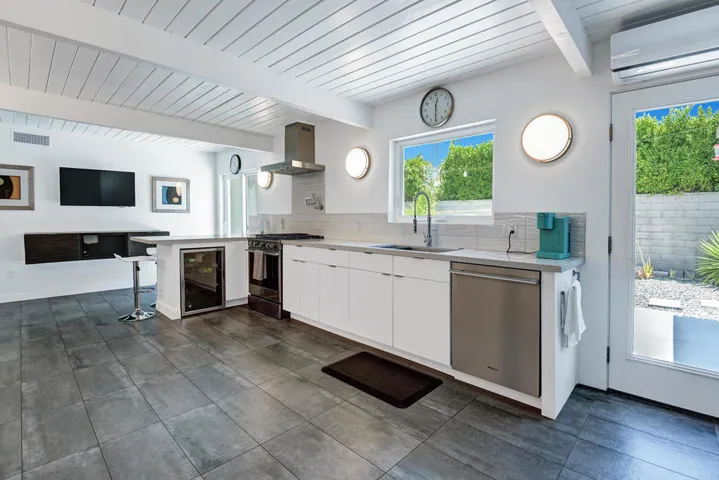KITCHEN REVERSE.jpg mls