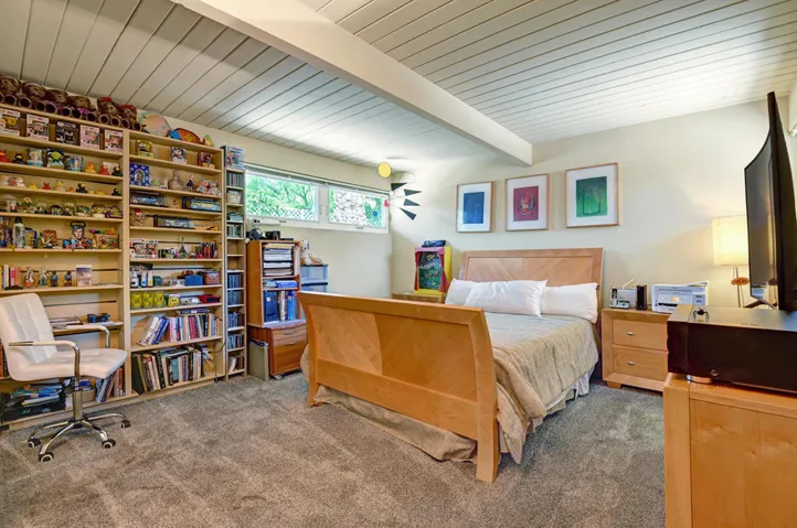 GUEST BEDROOM.jpg mls