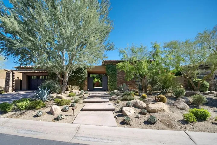 73932 DESERT BLOOM TRAIL 08