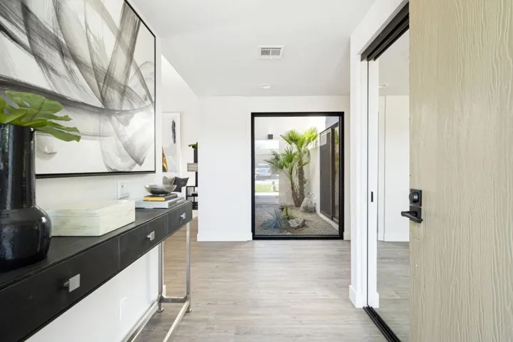 21-web-or-mls-NC_Tiffany_OPMG_0723_175