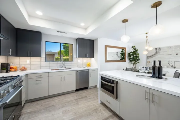 32-web-or-mls-NC_Tiffany_OPMG_0723_186