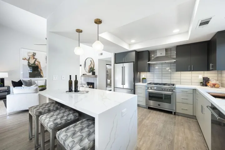 28-web-or-mls-NC_Tiffany_OPMG_0723_182