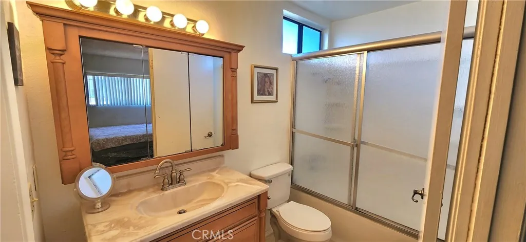 9210 Van Nuys Boulevard Unit 14, Van Nuys, California 91402