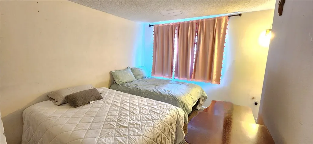 9210 Van Nuys Boulevard Unit 14, Van Nuys, California 91402