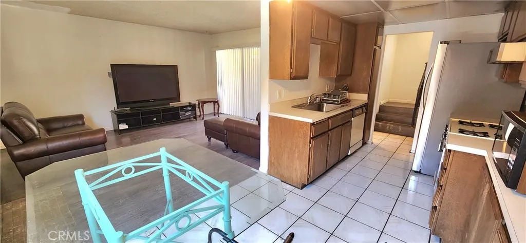 9210 Van Nuys Boulevard Unit 14, Van Nuys, California 91402