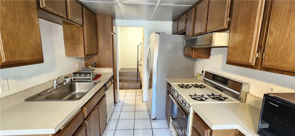 9210 Van Nuys Boulevard Unit 14, Van Nuys, California 91402