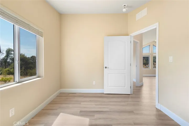 185 Little Oak Road, Oroville, California 95966