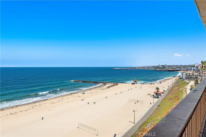 727 Esplanade Unit 307, Redondo Beach, California 90277