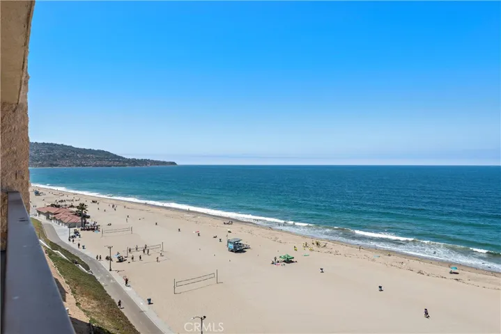 727 Esplanade Unit 307, Redondo Beach, California 90277