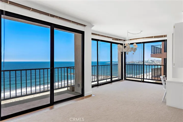 727 Esplanade Unit 307, Redondo Beach, California 90277