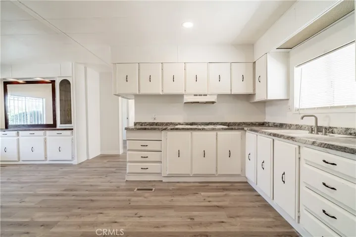 352 Siesta Court, Hemet, California 92543