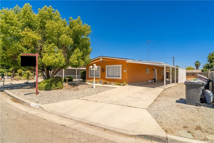 352 Siesta Court, Hemet, California 92543