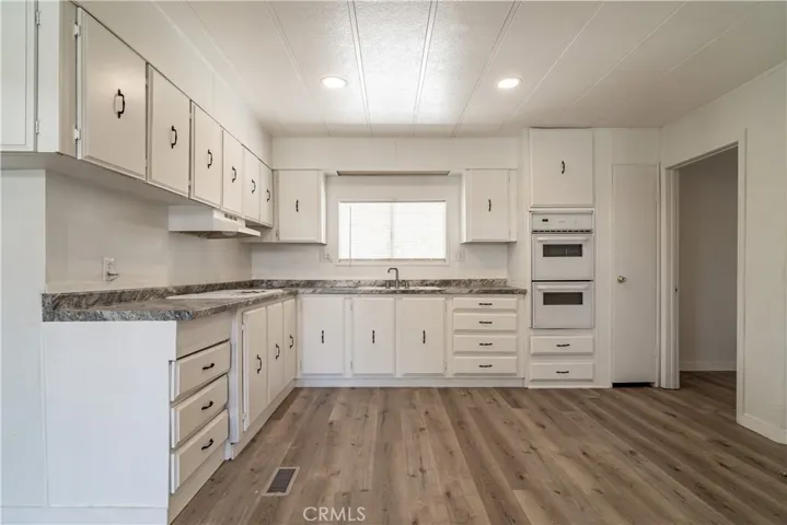 352 Siesta Court, Hemet, California 92543