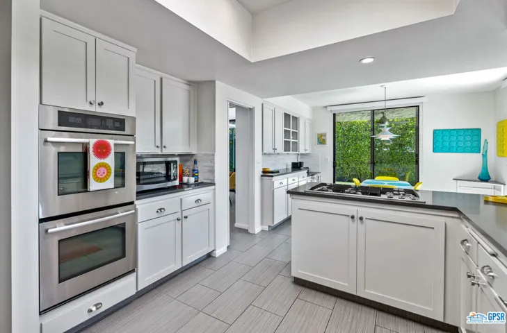 1594 E Sierra Way, Palm Springs, California 92264