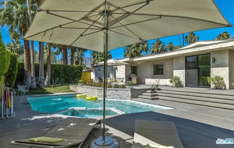 1594 E Sierra Way, Palm Springs, California 92264