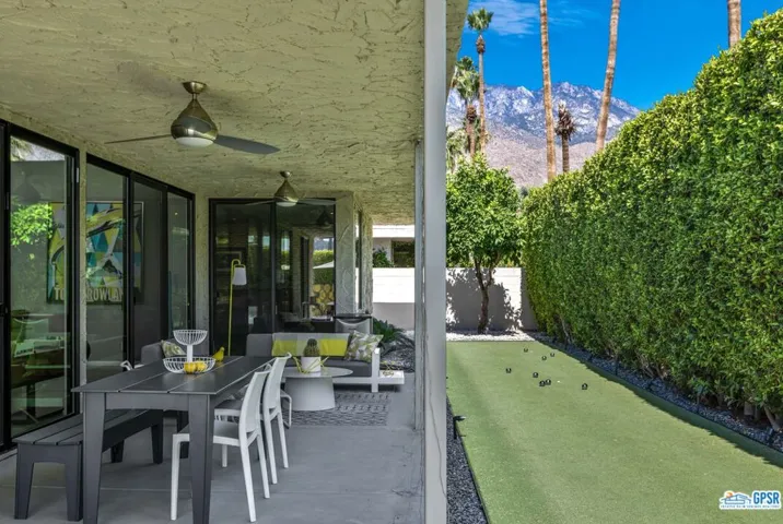1594 E Sierra Way, Palm Springs, California 92264