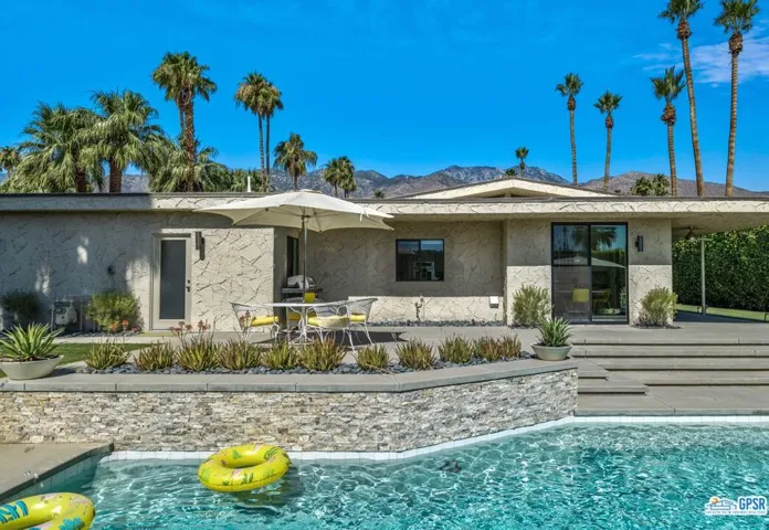 1594 E Sierra Way, Palm Springs, California 92264
