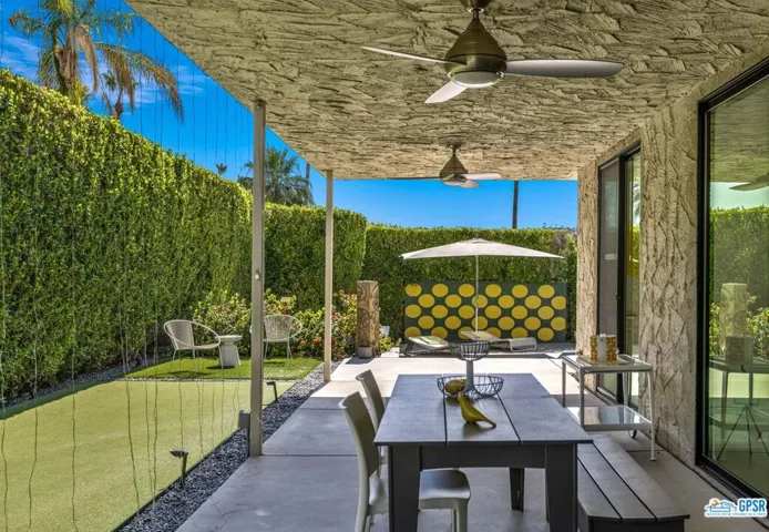 1594 E Sierra Way, Palm Springs, California 92264