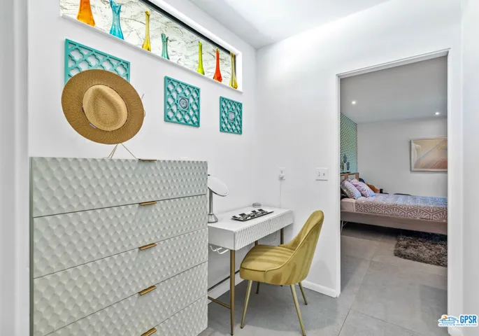1594 E Sierra Way, Palm Springs, California 92264