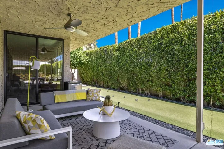 1594 E Sierra Way, Palm Springs, California 92264