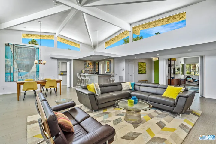 1594 E Sierra Way, Palm Springs, California 92264