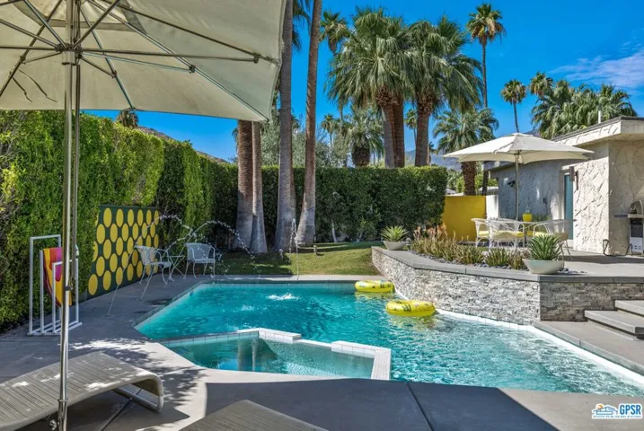 1594 E Sierra Way, Palm Springs, California 92264