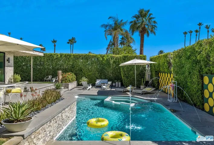 1594 E Sierra Way, Palm Springs, California 92264