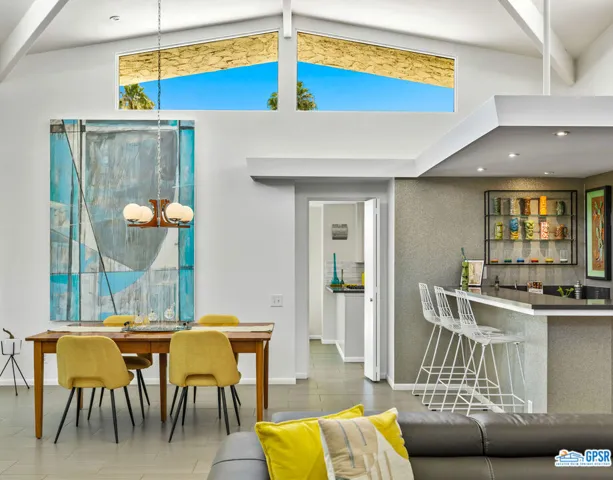1594 E Sierra Way, Palm Springs, California 92264