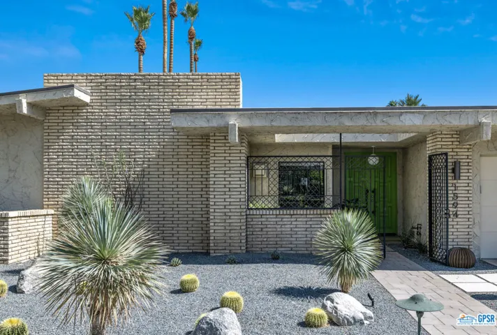 1594 E Sierra Way, Palm Springs, California 92264
