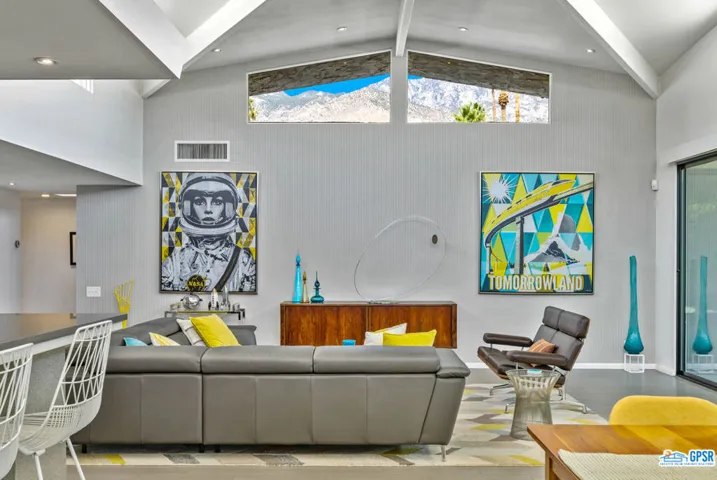 1594 E Sierra Way, Palm Springs, California 92264