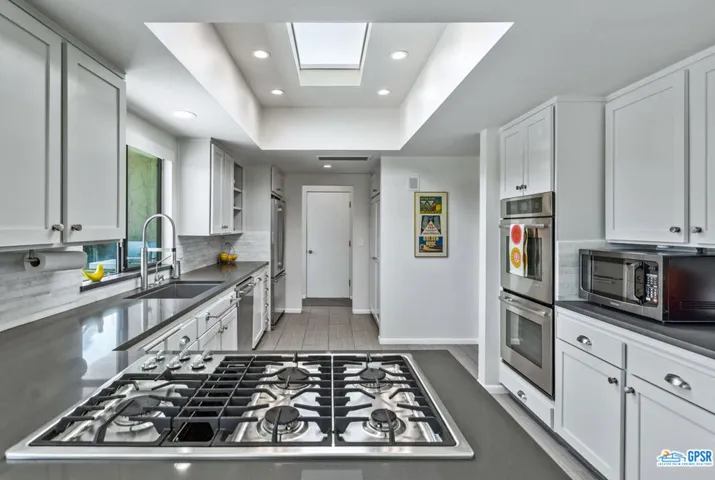 1594 E Sierra Way, Palm Springs, California 92264