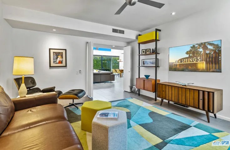 1594 E Sierra Way, Palm Springs, California 92264