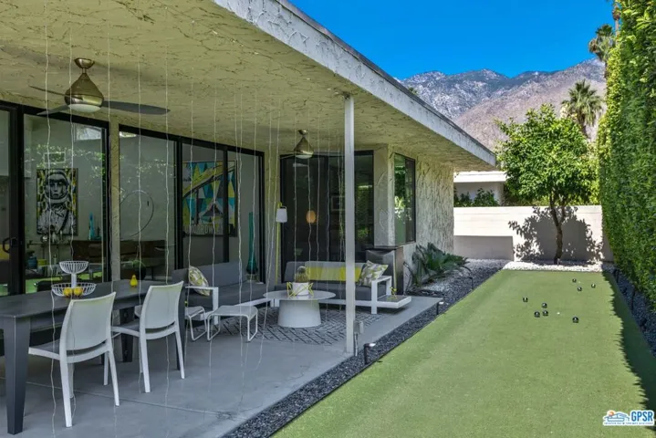 1594 E Sierra Way, Palm Springs, California 92264