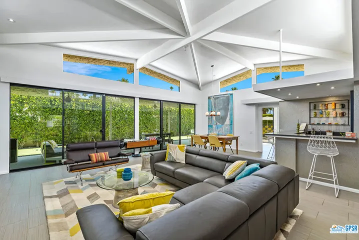 1594 E Sierra Way, Palm Springs, California 92264