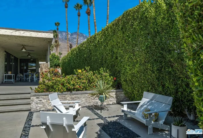 1594 E Sierra Way, Palm Springs, California 92264