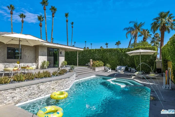 1594 E Sierra Way, Palm Springs, California 92264