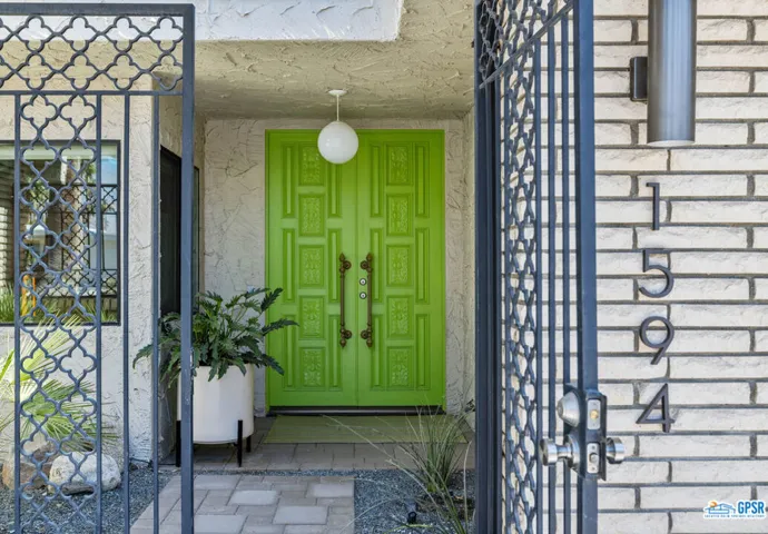 1594 E Sierra Way, Palm Springs, California 92264
