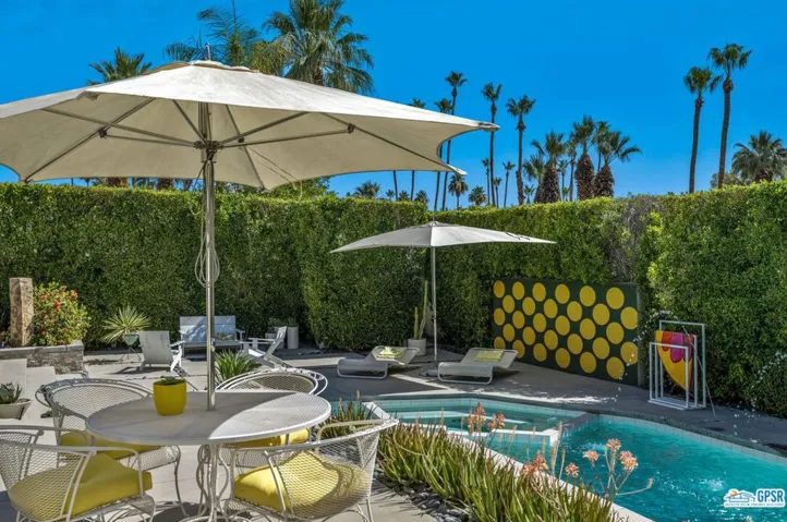 1594 E Sierra Way, Palm Springs, California 92264