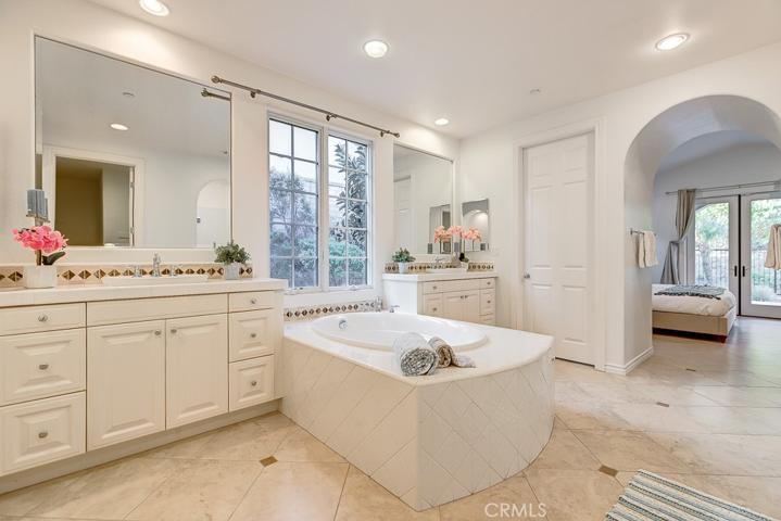 501 Luminous, Irvine, California 92603