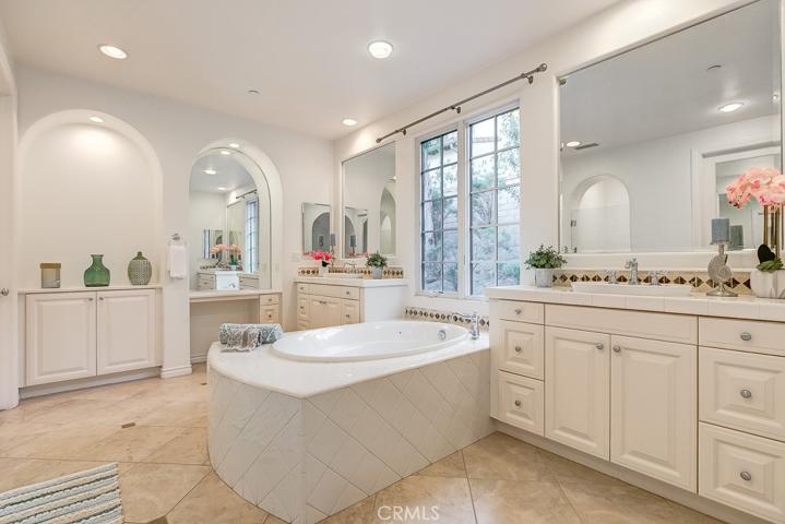 501 Luminous, Irvine, California 92603