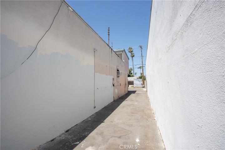 Side Drive to Rear Parking Lot