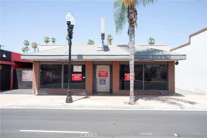 1914 S Main Street, Santa Ana, California 92707