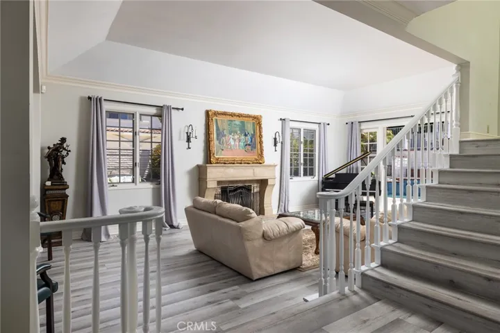 10 Narbonne, Newport Beach, California 92660