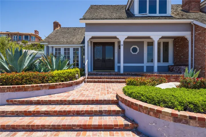 10 Narbonne, Newport Beach, California 92660