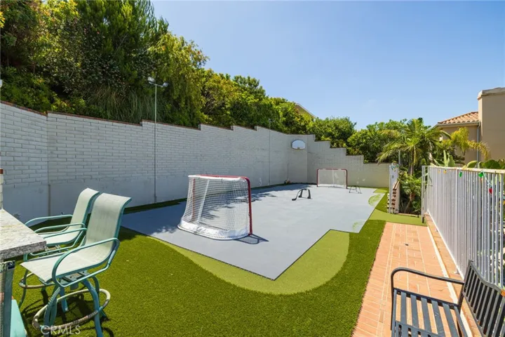 10 Narbonne, Newport Beach, California 92660