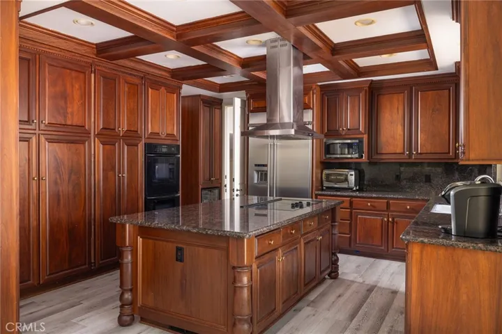 10 Narbonne, Newport Beach, California 92660