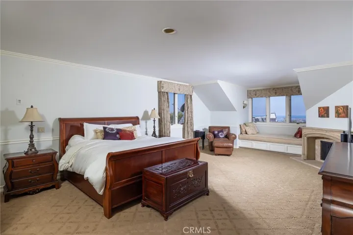 10 Narbonne, Newport Beach, California 92660