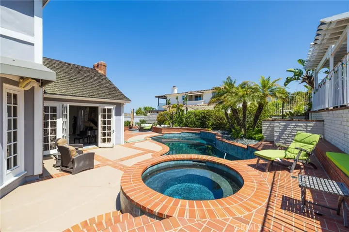 10 Narbonne, Newport Beach, California 92660