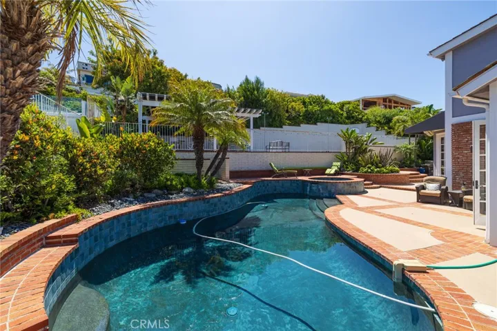10 Narbonne, Newport Beach, California 92660